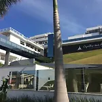 Apartamento Moderno - Piscina Borda Infinita - Vista magnífica para o mar